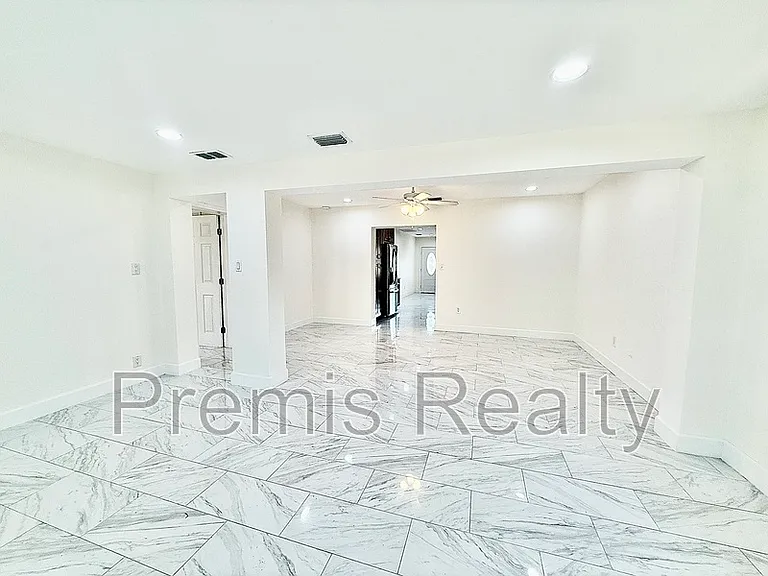 2014 Pinehurst Dr — Photo 9