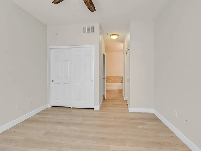 2291 W Horizon Ridge Pkwy #1106 — Photo 9