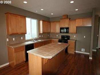 2nd image of 605 NW 21st Ave