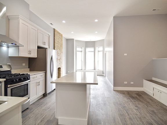 2nd image of 2224 W Warren Blvd #2