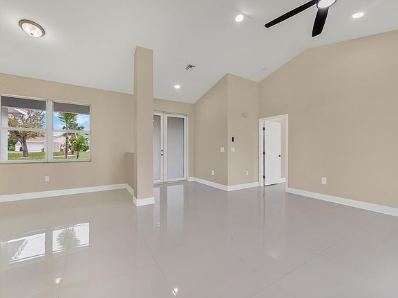 5th image of 455 SE Whitmore Drive