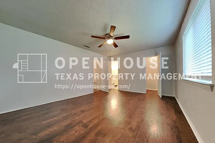 5317 Windy Meadow Dr — Photo 7