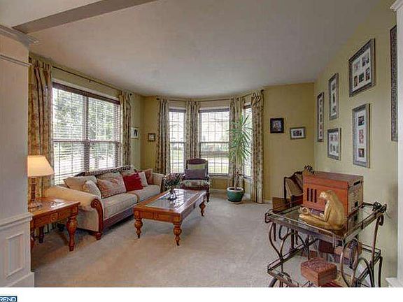 5th image of 24 E Sarazen Dr