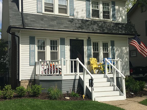 3rd image of 1015 Irving Ave