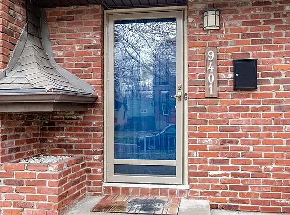 3rd image of 9401 Carter Dr