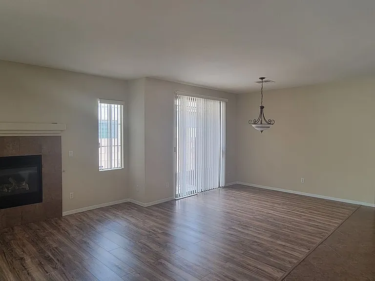 3833 Bowers Hollow Ave — Photo 3