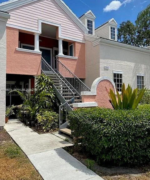 1385 Crystal Way #L — Photo 13