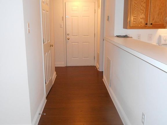 3rd image of 2516 Waldo Ln APT F