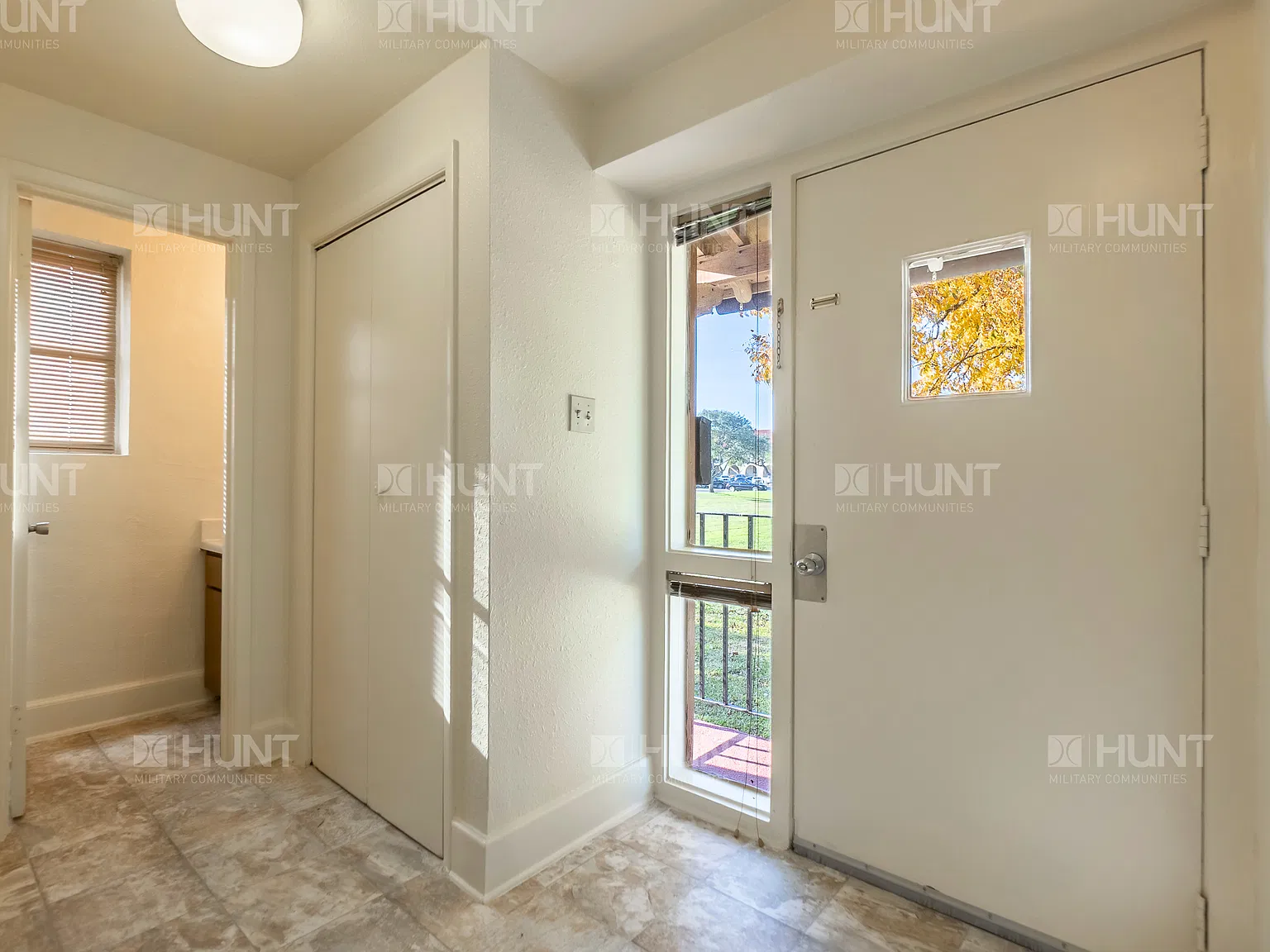 4 bed, 2.5 bath, 1969 sqft, $2,094 — Photo 4