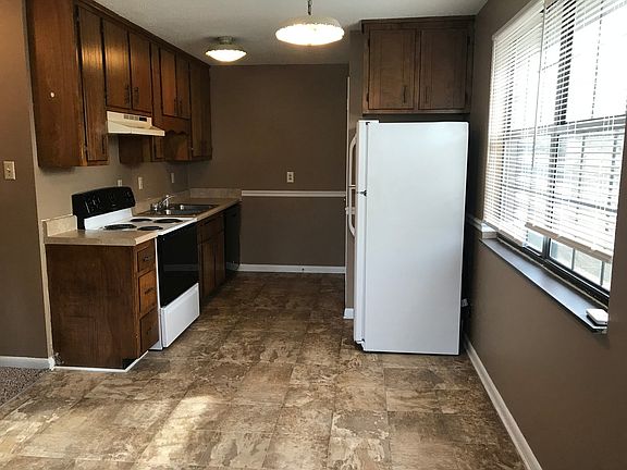 4th image of 1585 Vista Ln #1585B