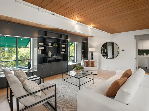 30 Minoca Rd, Portola Valley, CA 94028