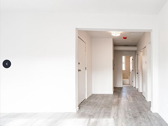 5th image of 1704 W Glenlake Ave #3