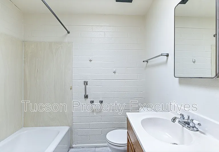 4246 E Pima St #D — Photo 19