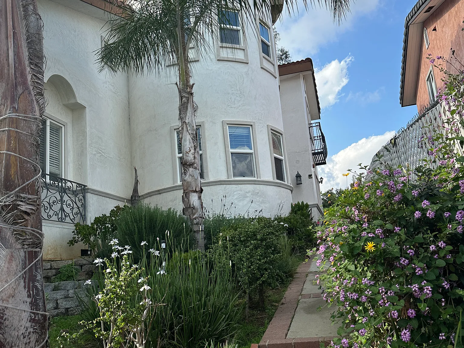 4 bed, 1765 sqft, $3,900 — Photo 2