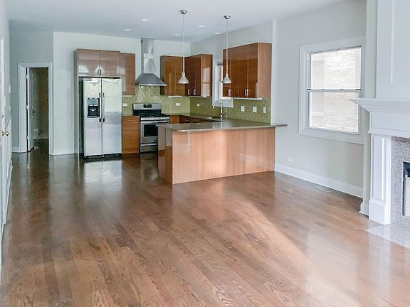 3rd image of 2741-43 N Southport Ave #2741-1S