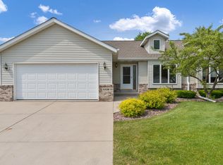 1456 Morning Glory Dr, Hartford, WI 53027
