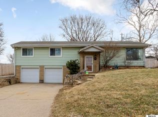 4615 Crestline Dr, Omaha, NE 68134