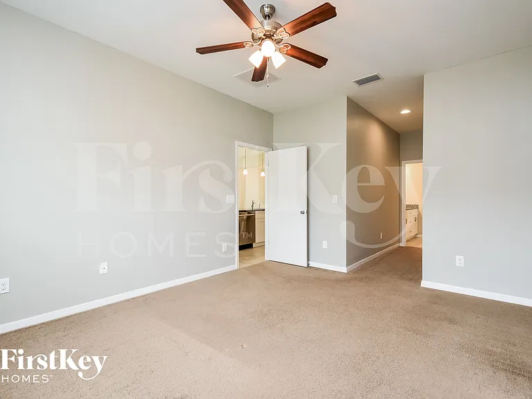 2466 Altoona Ave — Photo 9