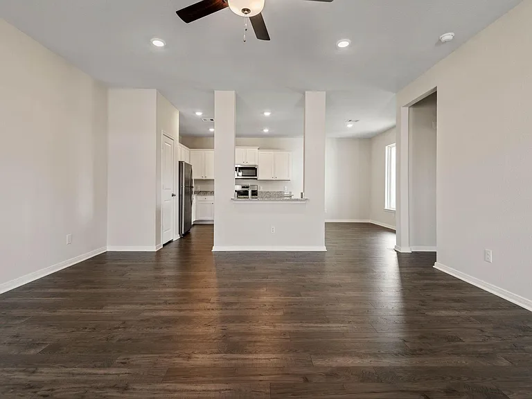 15870 Berry Hill Dr — Photo 4