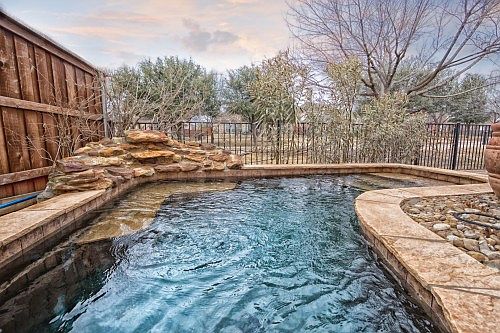 5th image of 5821 Hidden Creek Ln