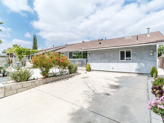 3rd image of 8536 Owensmouth Ave