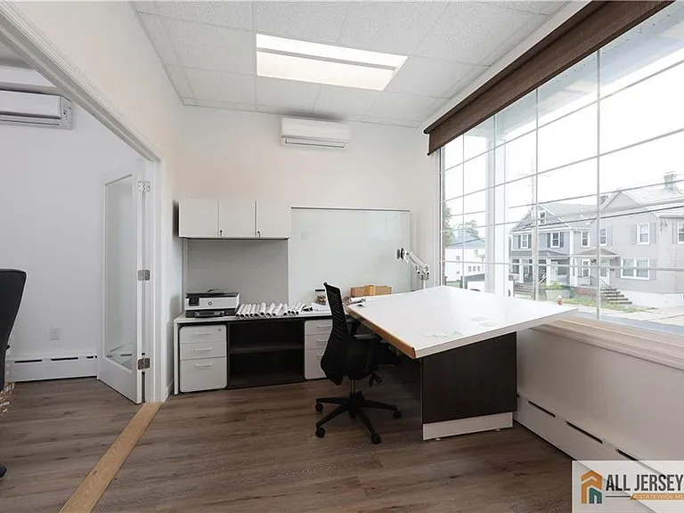 215 Washington Rd — Photo 18