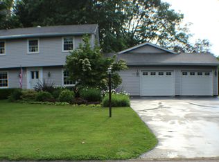 715 Shanlee Dr, Webster, NY 14580