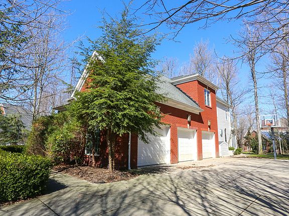 4th image of 9648 Cobblestone Dr