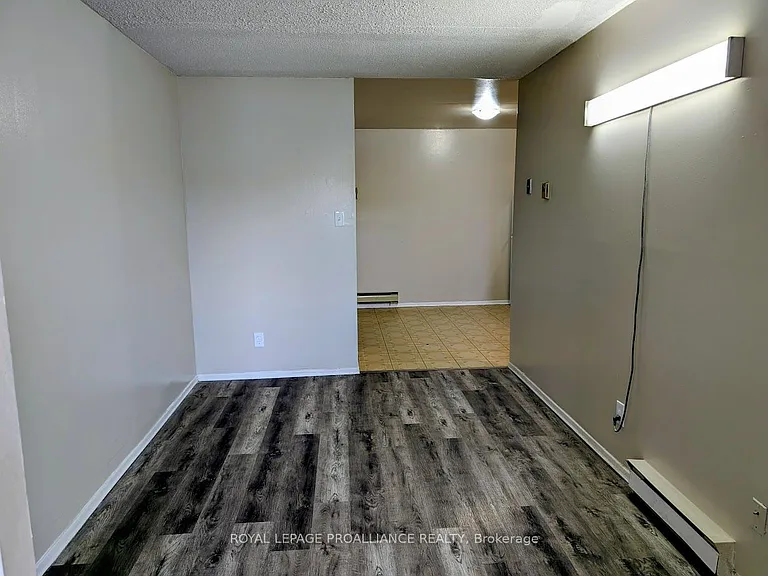 1837 Lansdowne St W #27 — Photo 6