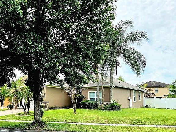 3rd image of 1710 Plantation Pointe Dr
