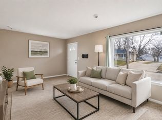 919 Watrous Ave, Des Moines, IA 50315