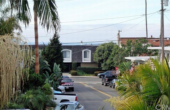Peek-A-Boo ocean view from Dining room!
