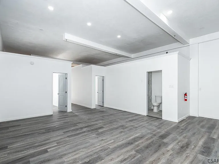 215 Franklin St #202 — Photo 2