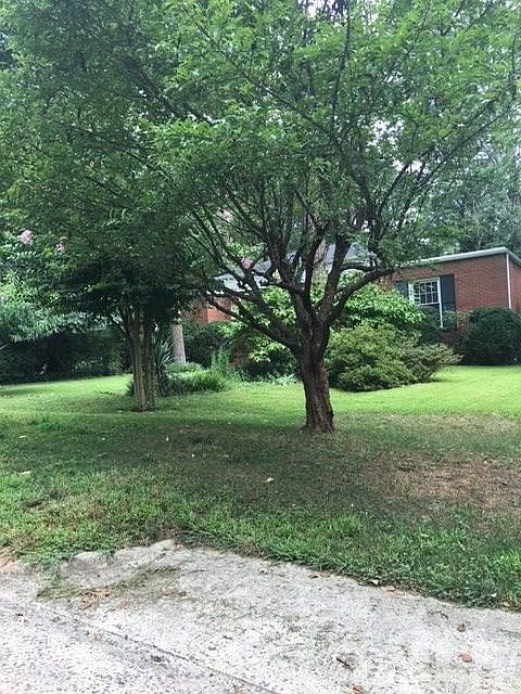 2nd image of 2830 Stuart Dr