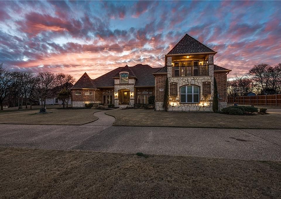 1st image of 803 Stowe Ln