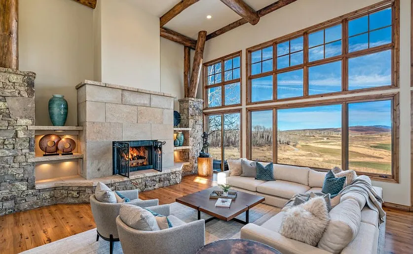 286 Webb Peak