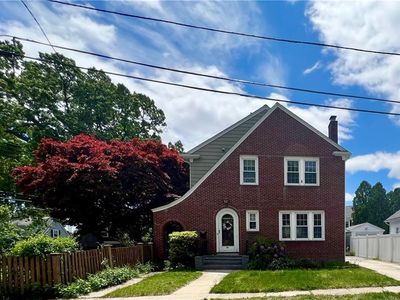 55 Greylock Ave, Cranston, RI, 02910