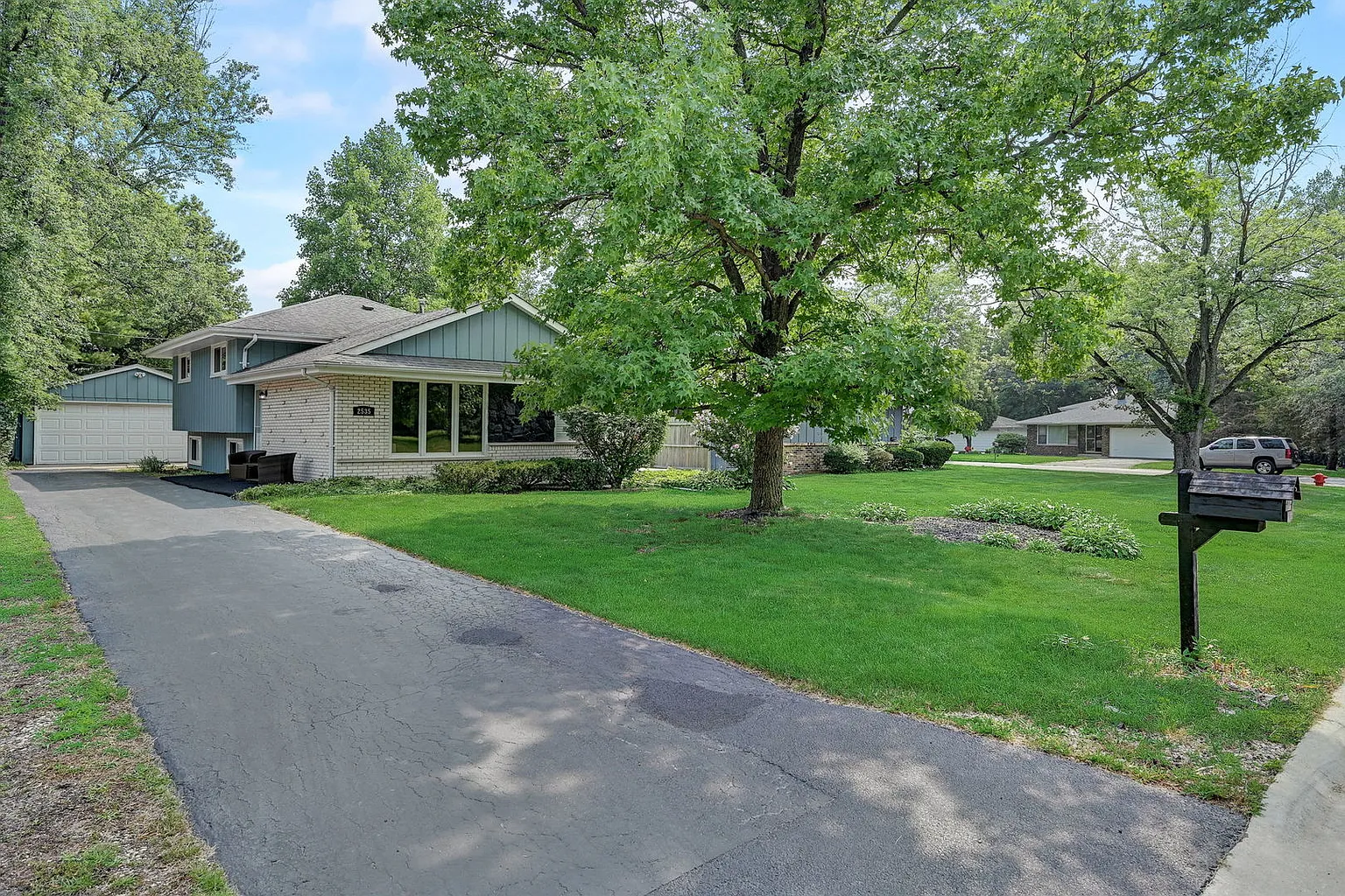 2535 Hickory Rd photo 1