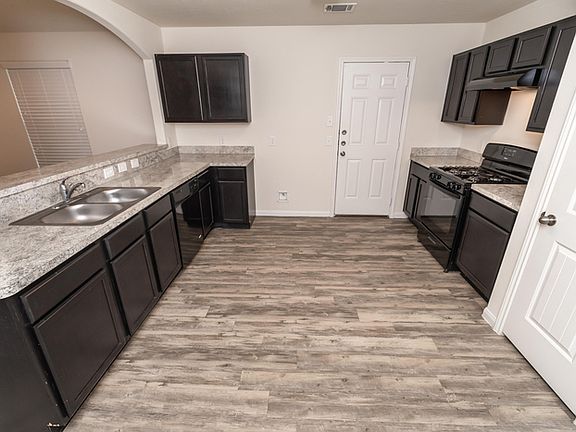 4th image of 18914 Brescia Ln
