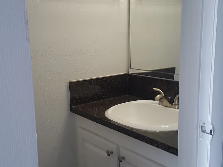 Oak Ridge Apartments — Photo 52