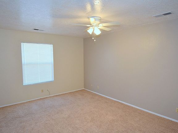 5th image of 1665 Pegasus Ave SE