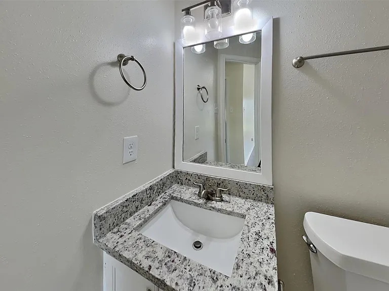 2631 Sherwood Hollow Ln — Photo 15