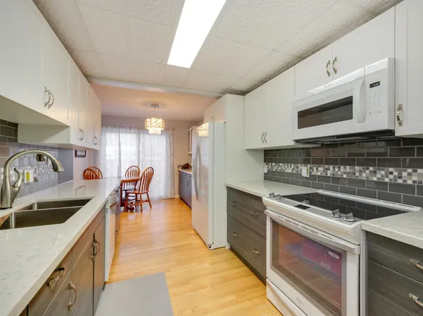 4303 46th St, Stony Plain, AB T7Z 1J5