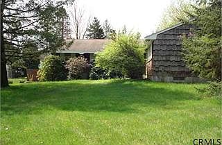 3rd image of 5 Hearthwood Dr
