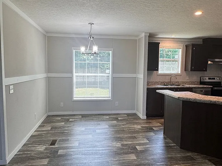 552 Sewell Mill Rd — Photo 4