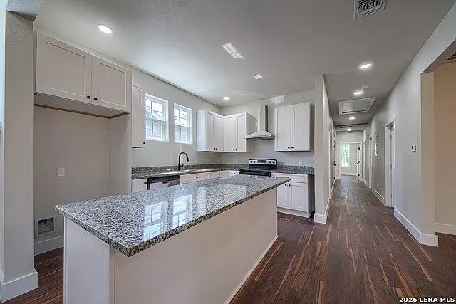 823 W French Pl — Photo 3