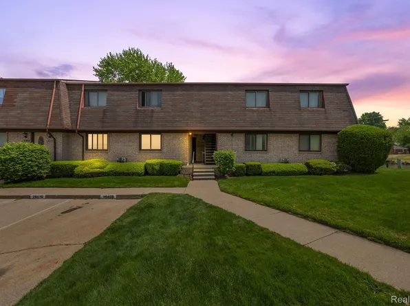 25470 Quarter Deck St, Harrison Township, MI 48045