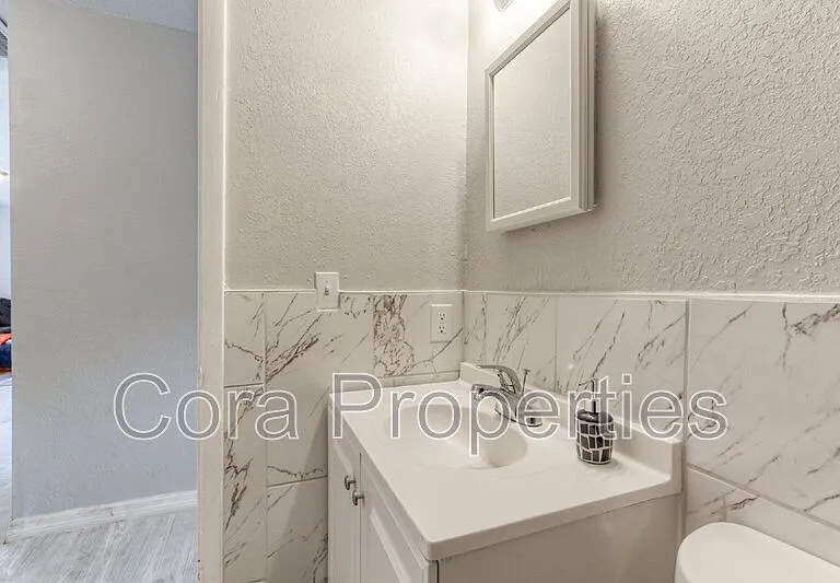 685 Sears Ave NE #4 — Photo 21