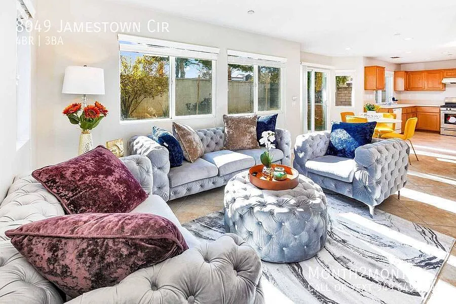 8049 Jamestown Cir