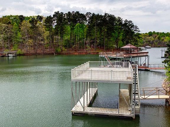 4th image of 5665 Heron Ln